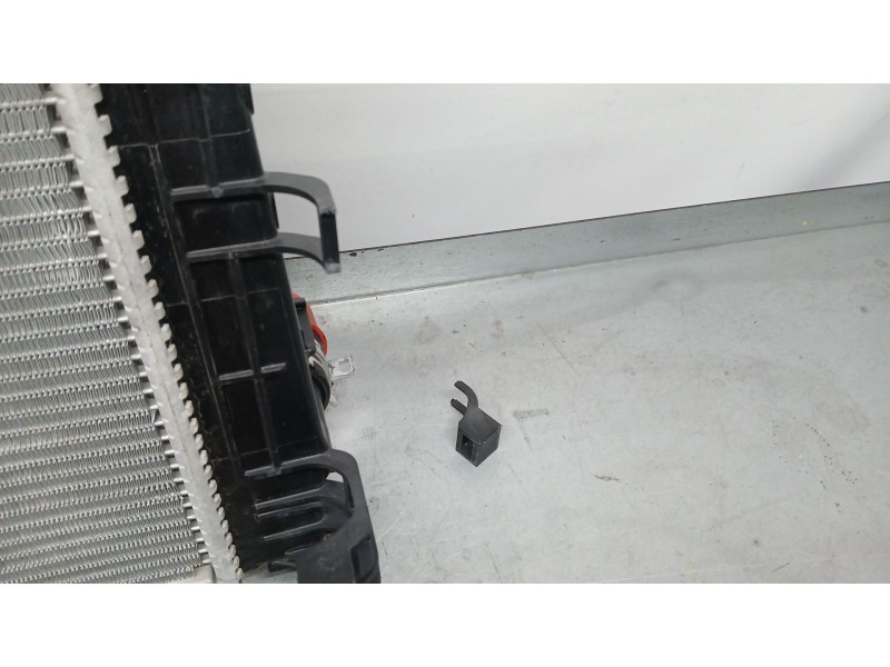 Recambio de radiador agua para dacia sandero stepway referencia OEM IAM 214105FA0A PATA ROTA 