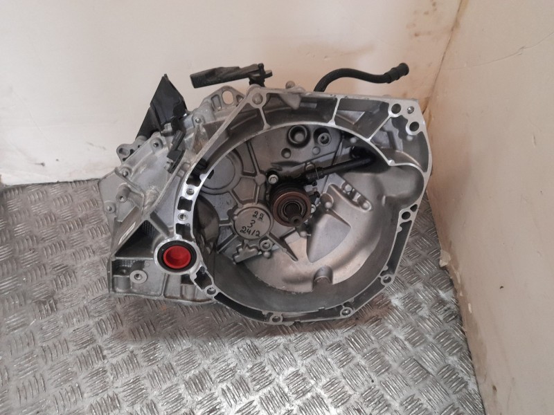 Recambio de caja cambios para renault clio v techno referencia OEM IAM JT4022 A045015 6 VELOCIDADES