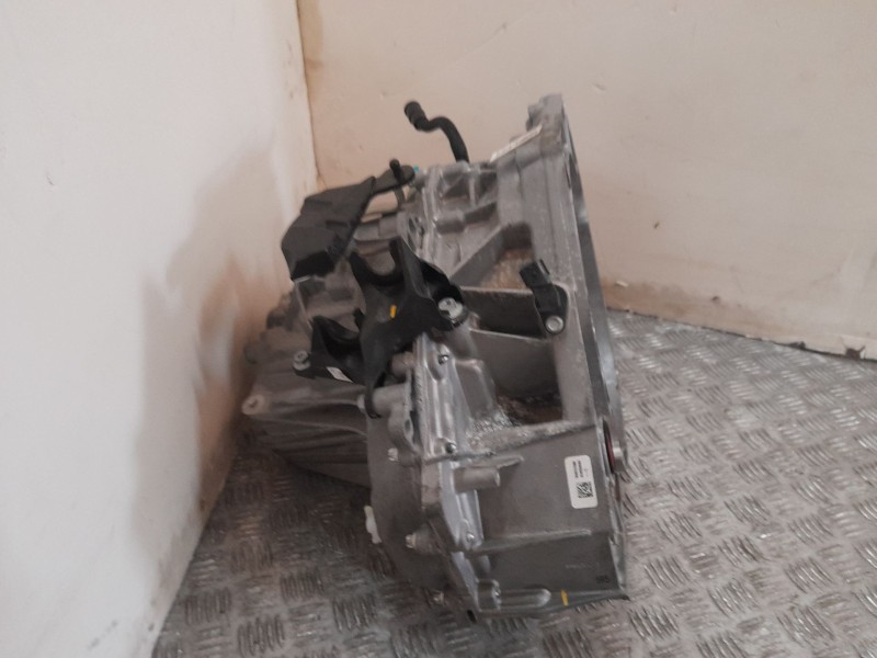 Recambio de caja cambios para renault clio v techno referencia OEM IAM JT4022 A045015 6 VELOCIDADES