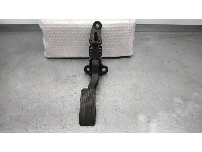 Recambio de potenciometro pedal para hyundai kona klass hybrid 2wd referencia OEM IAM 32700H8300  