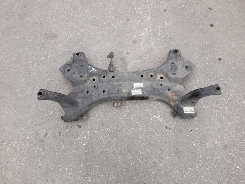 Recambio de puente delantero para kia rio (yb) hibrid referencia OEM IAM 62400H8510  