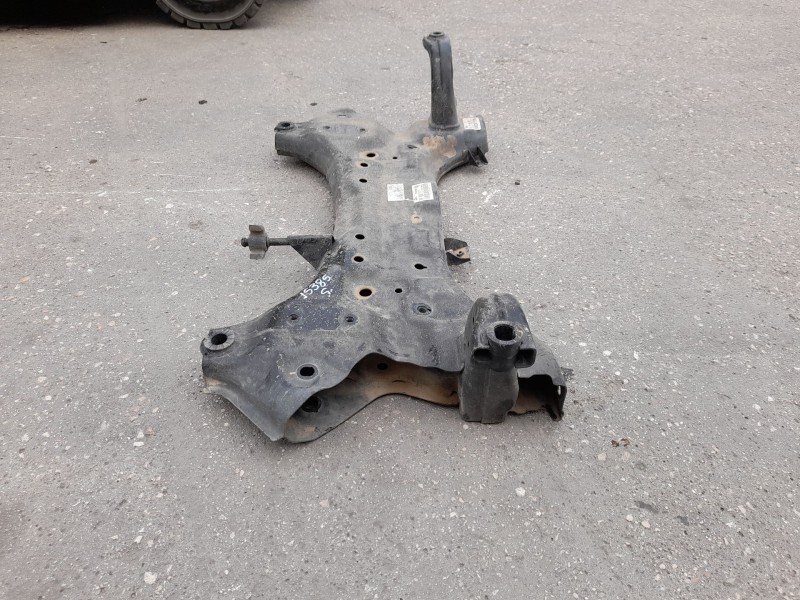 Recambio de puente delantero para kia rio (yb) hibrid referencia OEM IAM 62400H8510  