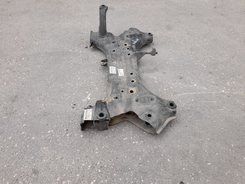 Recambio de puente delantero para kia rio (yb) hibrid referencia OEM IAM 62400H8510  