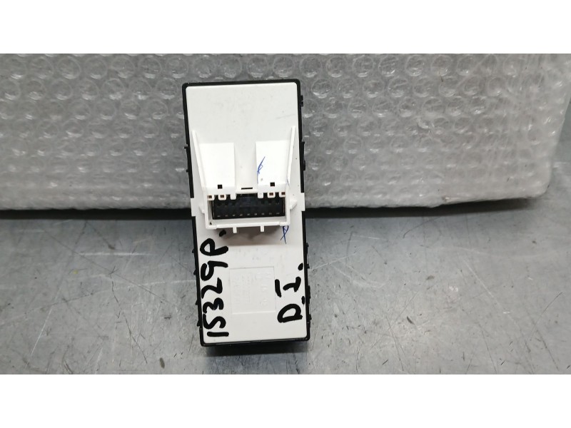 Recambio de mando elevalunas delantero izquierdo para hyundai i20 klass referencia OEM IAM 93571Q00104X  299223639