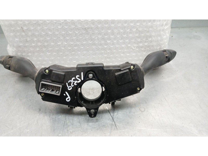 Recambio de mando luces y limpia para hyundai i20 klass referencia OEM IAM 93404Q0960  