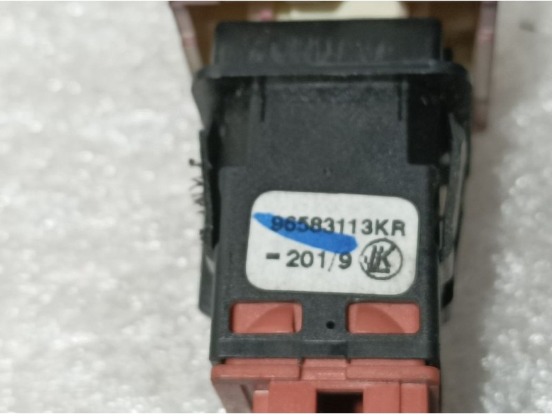 Recambio de warning para citroën berlingo station wagon sx multispace referencia OEM IAM 96583113KR  