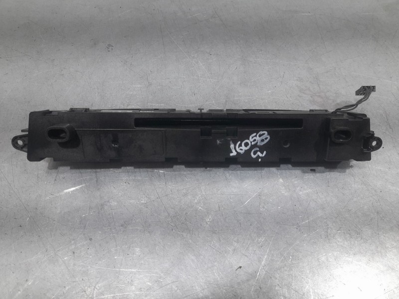 Recambio de mando radio para bmw serie 1 lim. (f20) 114 d referencia OEM IAM E1062000D03  