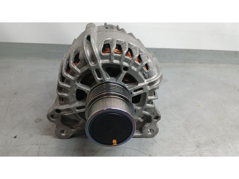Recambio de alternador para skoda fabia ambition referencia OEM IAM 04E903015 VALEO 2715542C