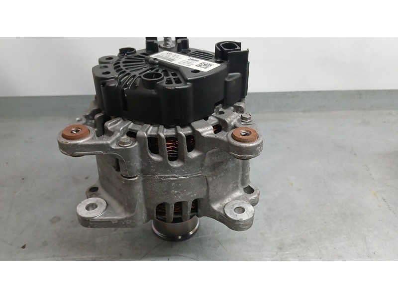 Recambio de alternador para skoda fabia ambition referencia OEM IAM 04E903015 VALEO 2715542C