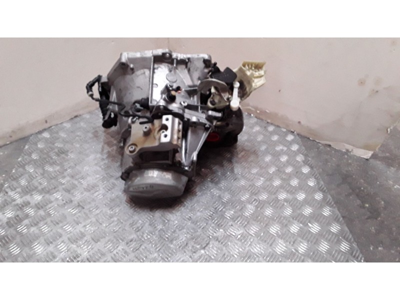 Recambio de caja cambios para citroën c3 picasso seduction referencia OEM IAM 20DP72  