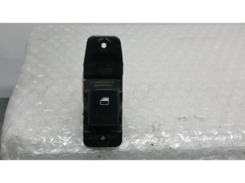 Recambio de mando elevalunas trasero izquierdo para hyundai kona klass hybrid 2wd referencia OEM IAM 93580J9000  