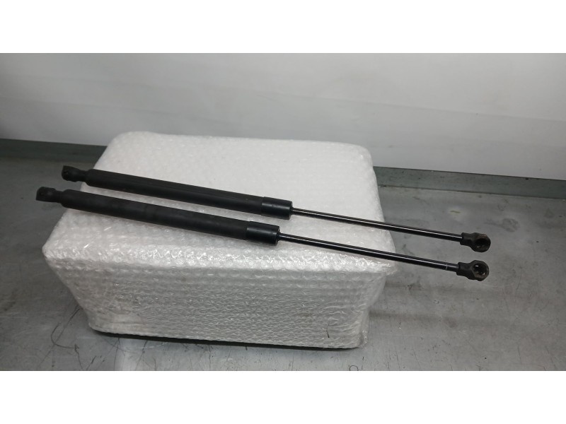 Recambio de amortiguadores maletero / porton para dacia sandero stepway referencia OEM IAM 904514512R PAREJA 