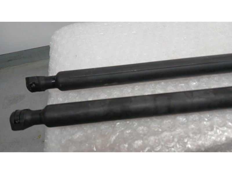 Recambio de amortiguadores maletero / porton para dacia sandero stepway referencia OEM IAM 904514512R PAREJA 