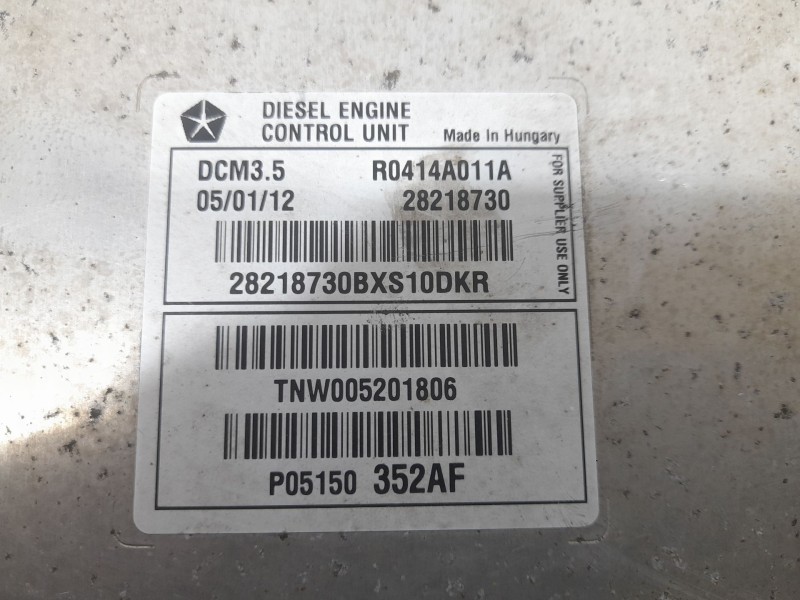 Recambio de centralita motor uce para jeep compass limited 4x2 referencia OEM IAM P05150352AF  