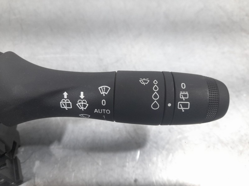 Recambio de mando luces y limpia para mitsubishi colt 100t motion referencia OEM IAM 255674797R  