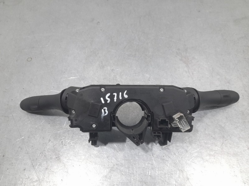 Recambio de mando luces y limpia para mitsubishi colt 100t motion referencia OEM IAM 255674797R  