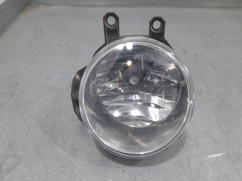 Recambio de faro antiniebla derecho para toyota yaris (_p13_) 1.5 hybrid (nhp130_) referencia OEM IAM 8121002110 90008490 VALEO
