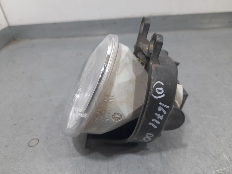 Recambio de faro antiniebla derecho para toyota yaris (_p13_) 1.5 hybrid (nhp130_) referencia OEM IAM 8121002110 90008490 VALEO
