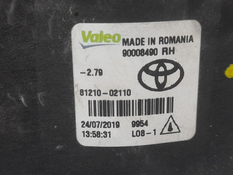 Recambio de faro antiniebla derecho para toyota yaris (_p13_) 1.5 hybrid (nhp130_) referencia OEM IAM 8121002110 90008490 VALEO