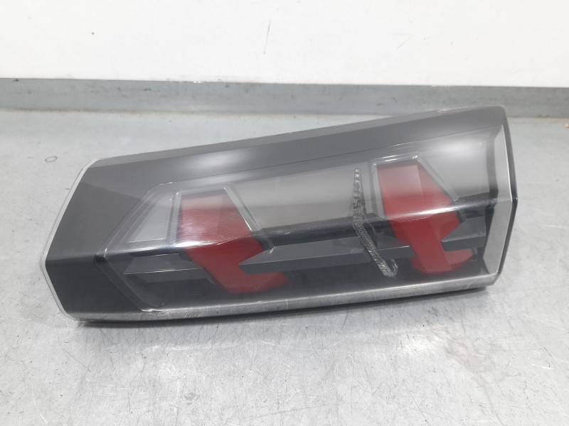 Recambio de piloto trasero derecho interior para peugeot 2008 ii (ud_, us_, uy_, uj_, ur_, uc_) 1.2 puretech 130 referencia OEM 