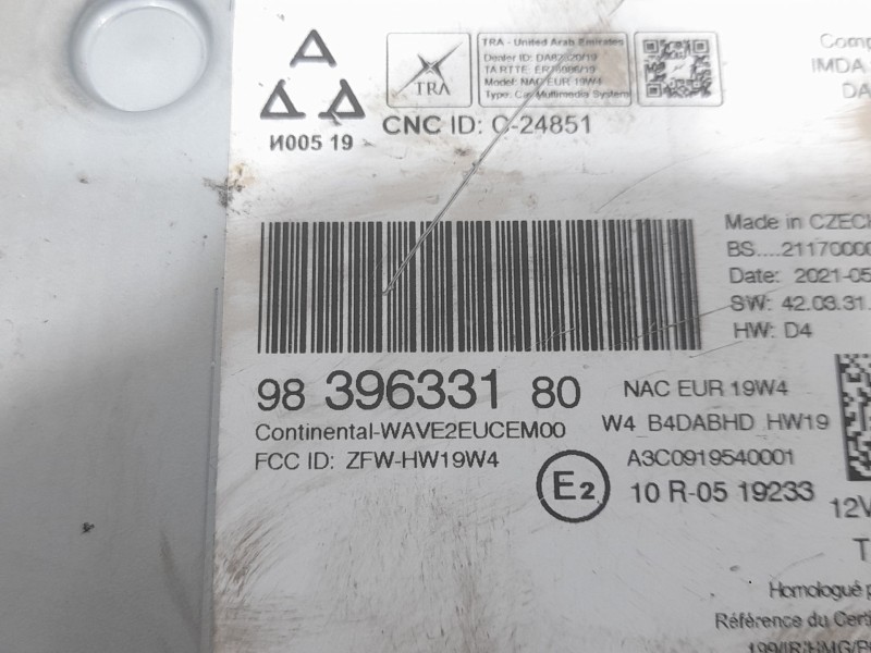 Recambio de sistema audio / radio para peugeot 2008 ii (ud_, us_, uy_, uj_, ur_, uc_) 1.2 puretech 130 referencia OEM IAM 983963