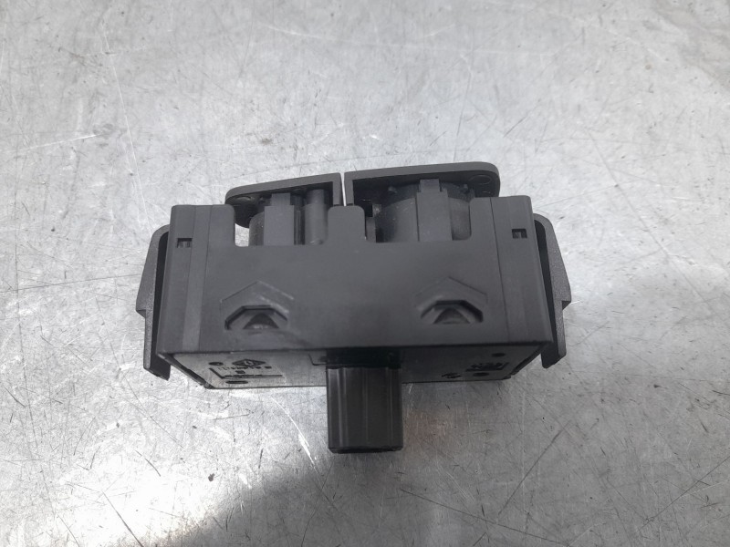 Recambio de warning para dacia dokker furgoneta/monovolumen 1.5 dci (feaj) referencia OEM IAM E3160101  