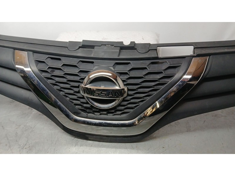 Recambio de rejilla delantera para nissan nv250 furgoneta (x61) dci 80 referencia OEM IAM 623101975R  623101920R