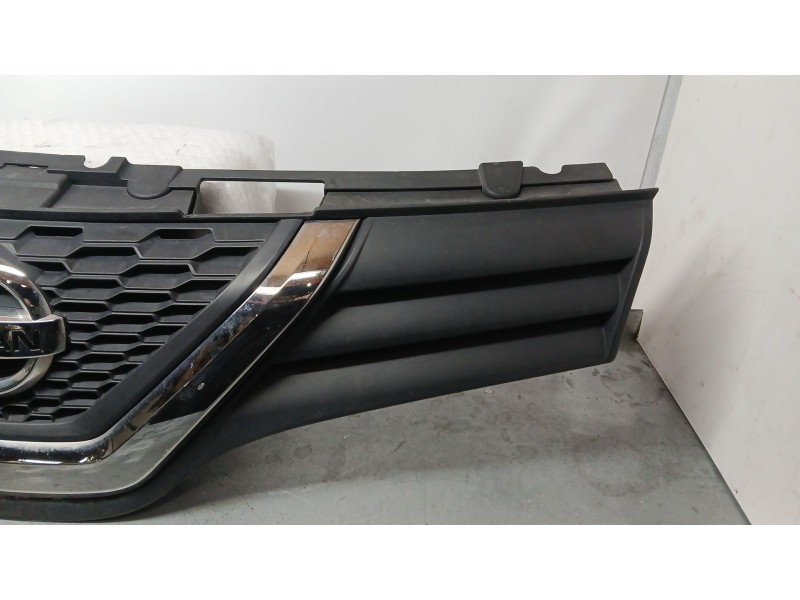 Recambio de rejilla delantera para nissan nv250 furgoneta (x61) dci 80 referencia OEM IAM 623101975R  623101920R