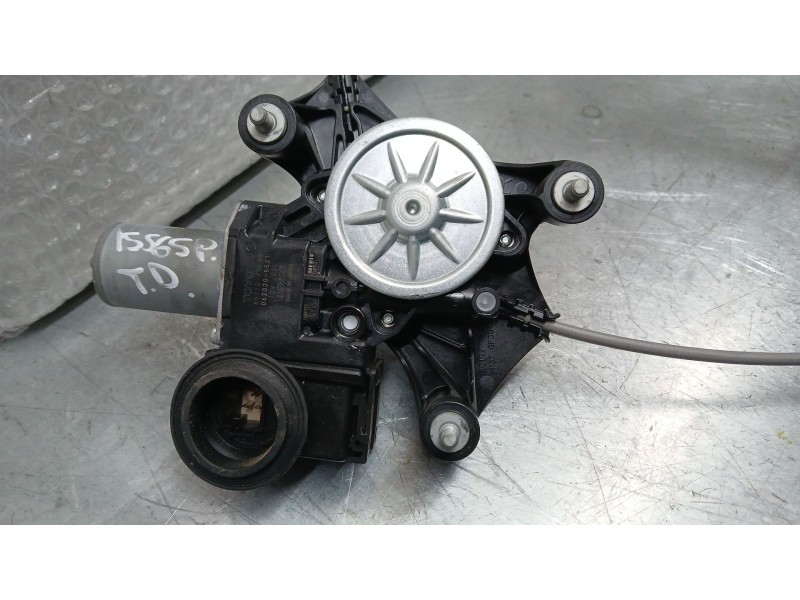 Recambio de elevalunas trasero derecho para toyota rav4 hybrid 4x2 advance referencia OEM IAM 8571042150 ELECTRICO DENSO 0620205