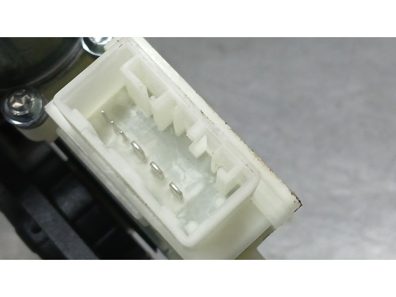 Recambio de elevalunas delantero derecho para skoda fabia ambition referencia OEM IAM 5JA959812K ELECTRICO 6 PINS 