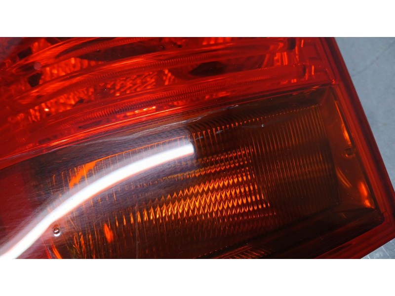 Recambio de piloto trasero izquierdo exterior para bmw x5 (e70) 3.0 d referencia OEM IAM 7200817 ROZADO 