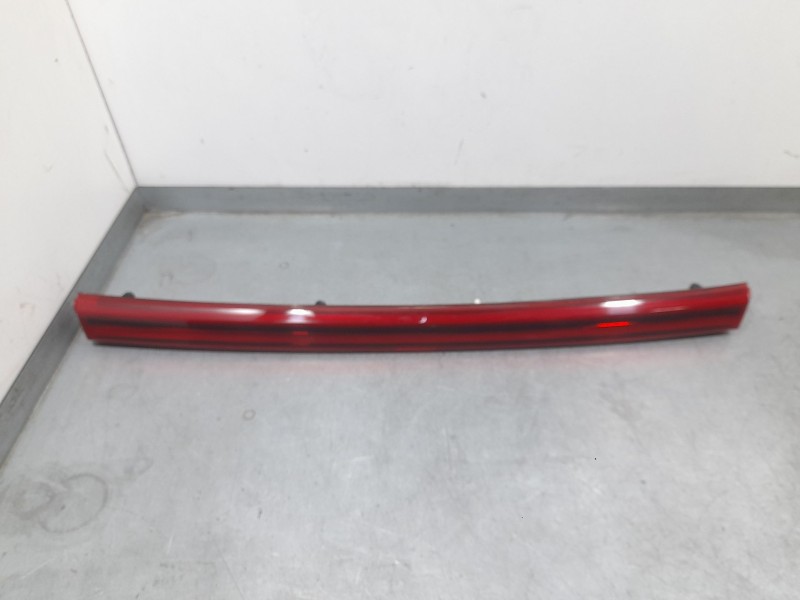 Recambio de piloto trasero central para hyundai i20 iii (bc3, bi3) 1.0 t-gdi referencia OEM IAM 92409Q0100 REFLECTANTE 