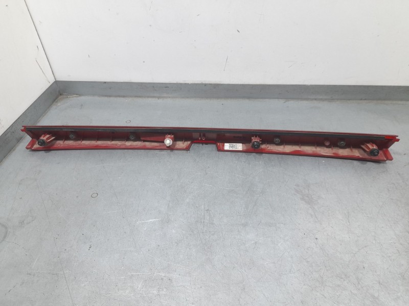 Recambio de piloto trasero central para hyundai i20 iii (bc3, bi3) 1.0 t-gdi referencia OEM IAM 92409Q0100 REFLECTANTE 