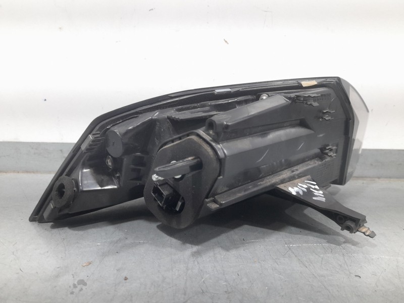 Recambio de piloto trasero derecho exterior para peugeot 2008 ii (ud_, us_, uy_, uj_, ur_, uc_) 1.2 puretech 130 referencia OEM 