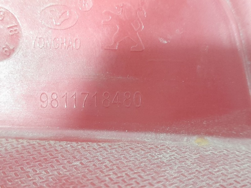 Recambio de piloto trasero izquierdo paragolpes para peugeot 2008 ii (ud_, us_, uy_, uj_, ur_, uc_) 1.2 puretech 130 referencia 