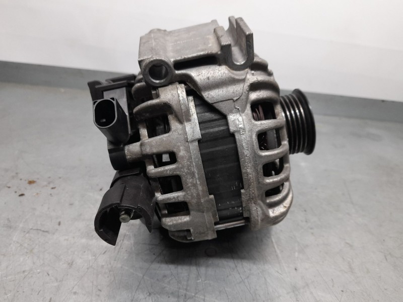 Recambio de alternador para jeep renegade sport fwd referencia OEM IAM 51943773 BOSCH F000BL07BH