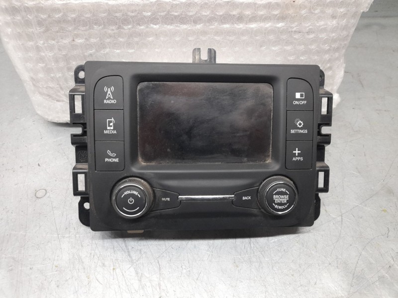 Recambio de sistema audio / radio para jeep renegade sport fwd referencia OEM IAM 07356804580  