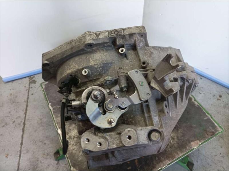 Recambio de caja cambios para opel zafira tourer expression referencia OEM IAM 55564375 0822680 6 VELOCIDADES