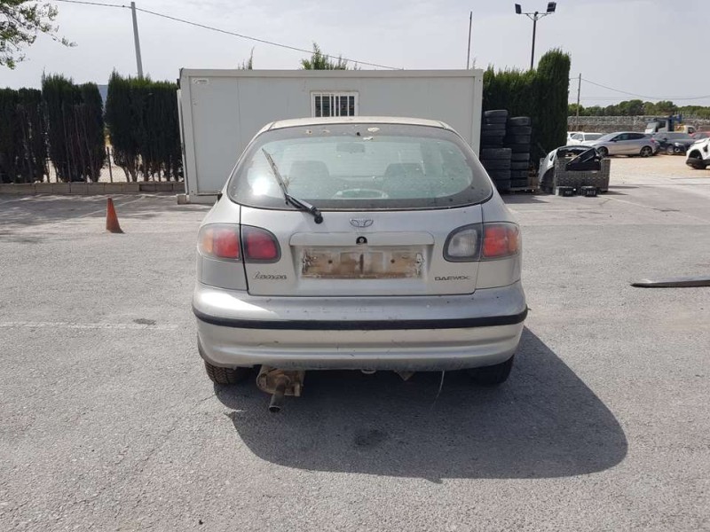 daewoo lanos del año 2000