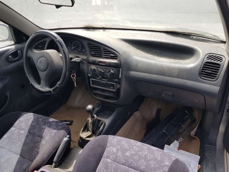 daewoo lanos del año 2000