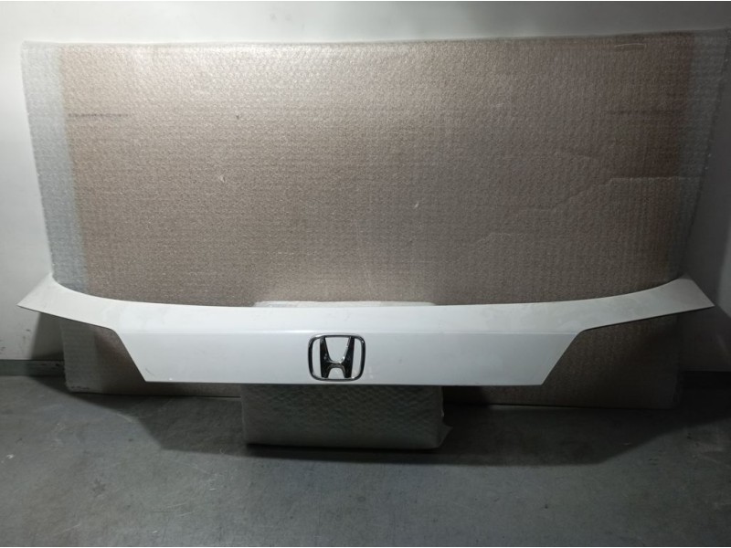 Recambio de rejilla delantera para honda hr-v (..) elegance referencia OEM IAM 26314621008AA  PATA TOCADA