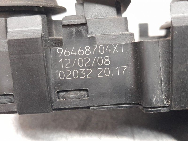 Recambio de mando elevalunas delantero izquierdo para peugeot 407 (6d_) 2.0 hdi 135 (6drhrh, 6drhre, 6drhrg, 6drhrj) referencia 