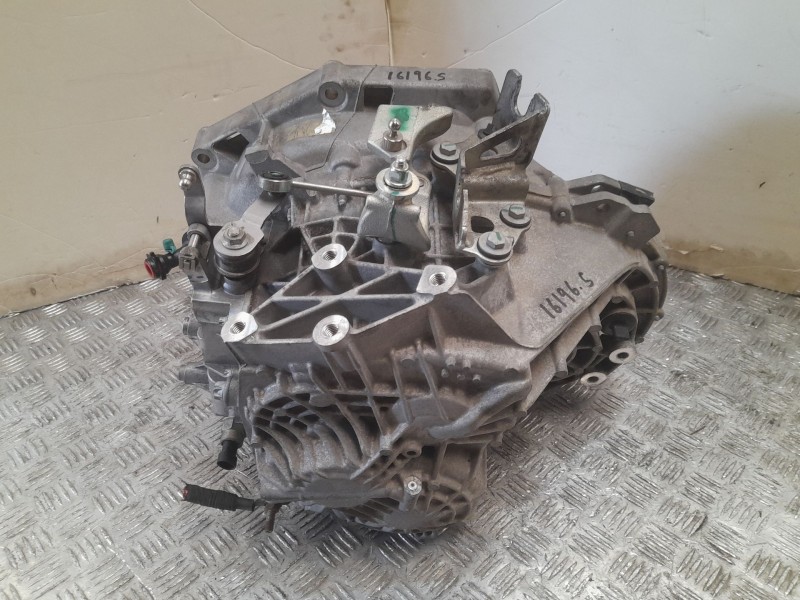 Recambio de caja cambios para jeep cherokee limited 4x2 referencia OEM IAM GW354943  6 VELOCIDADES