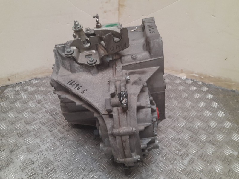 Recambio de caja cambios para jeep cherokee limited 4x2 referencia OEM IAM GW354943  6 VELOCIDADES