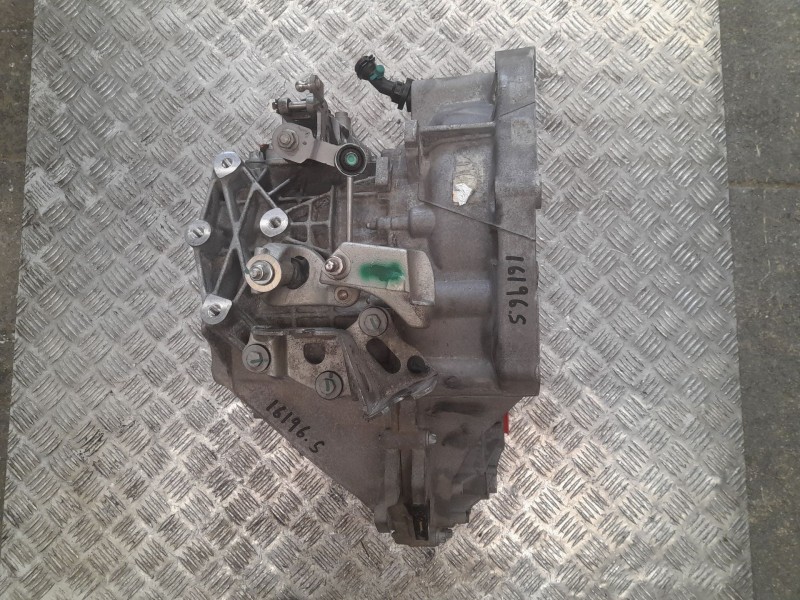 Recambio de caja cambios para jeep cherokee limited 4x2 referencia OEM IAM GW354943  6 VELOCIDADES