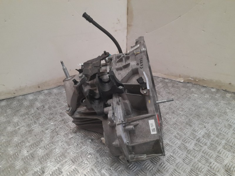 Recambio de caja cambios para dacia sandero essential referencia OEM IAM JT4016 A006999 TOCADA