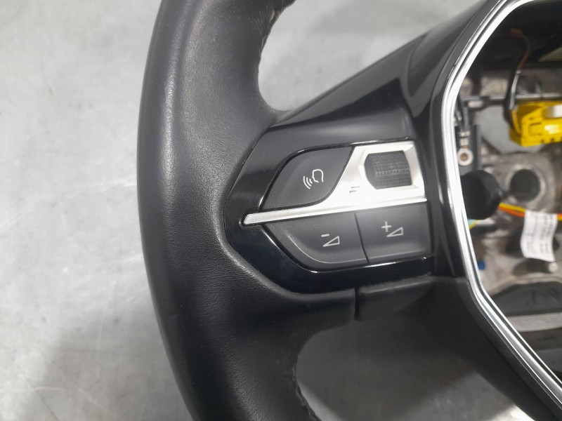 Recambio de volante para peugeot 3008 ii suv (mc_, mr_, mj_, m4_) 1.5 bluehdi 130 referencia OEM IAM 98105487AU  