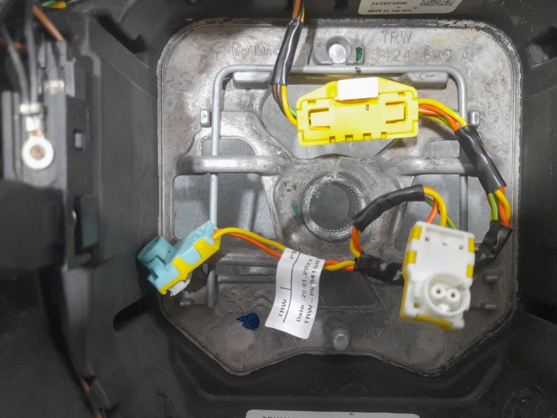 Recambio de volante para peugeot 3008 ii suv (mc_, mr_, mj_, m4_) 1.5 bluehdi 130 referencia OEM IAM 98105487AU  