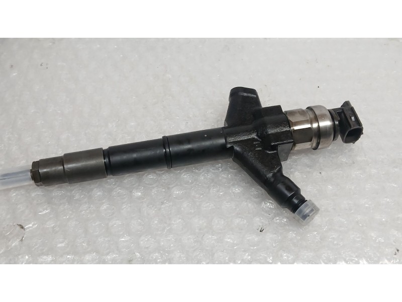 Recambio de inyector para nissan cabstar 09.06 cabstar 35.xx cabina simple cabina individual referencia OEM IAM   