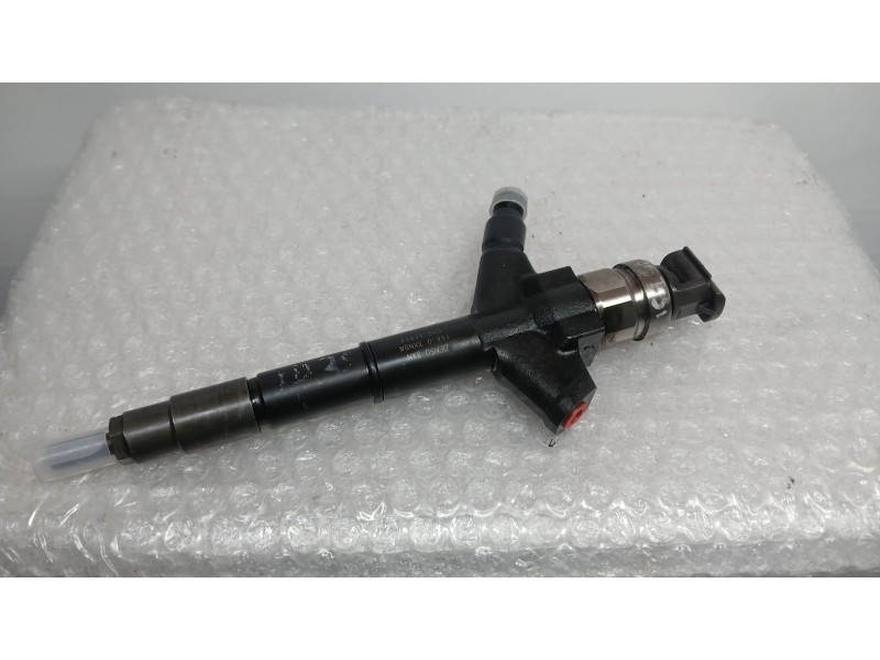Recambio de inyector para nissan cabstar 09.06 cabstar 35.xx cabina simple cabina individual referencia OEM IAM   